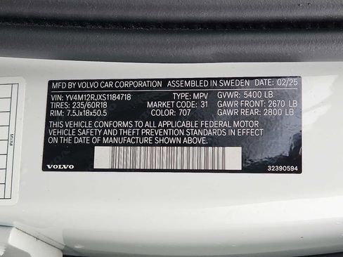 Used 2025 Volvo XC60 B5 Core image 26