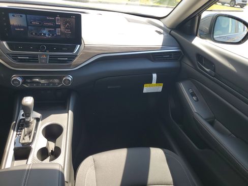 New 2026 Nissan Altima 2.5 SV w/ SV Special Edition Package FWD image 18