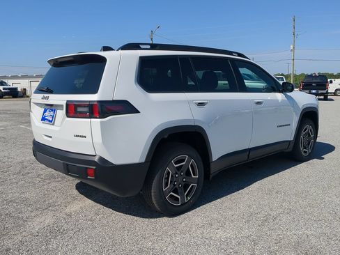 New 2026 Jeep Cherokee Laredo AWD/4WD image 4