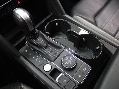 Used 2021 Volkswagen Atlas SEL Premium image 42