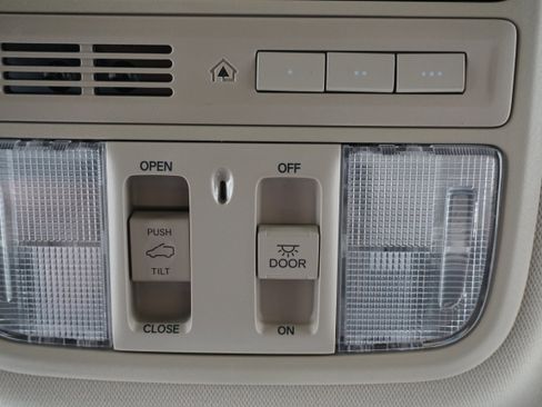 Used 2021 Honda CR-V Touring image 22