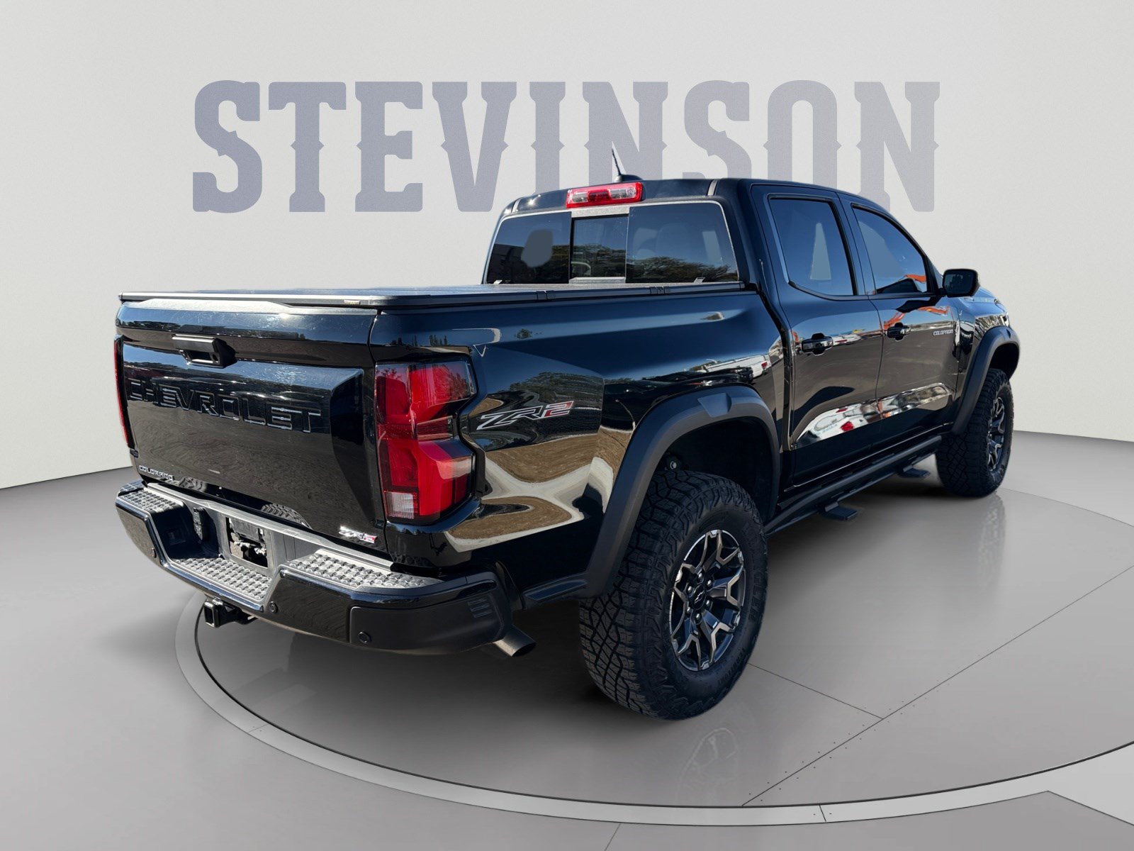 Used 2025 Chevrolet Colorado ZR2 w/ Technology Package AWD/4WD image 5