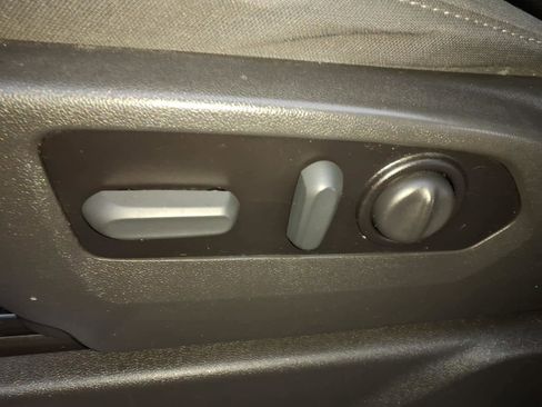 Used 2022 GMC Sierra 1500 Elevation image 11