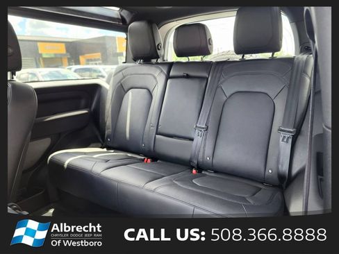 Used 2023 Land Rover Defender 90 SE AWD/4WD image 16