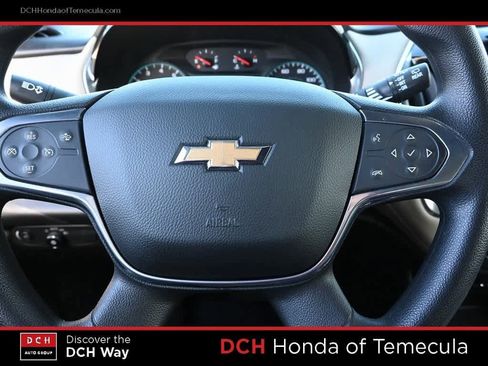 Used 2022 Chevrolet Traverse LS image 9