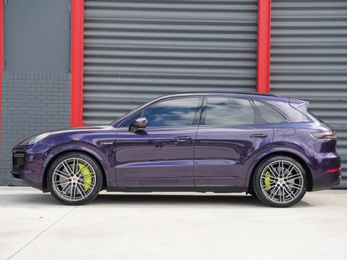Used 2021 Porsche Cayenne Turbo S image 8