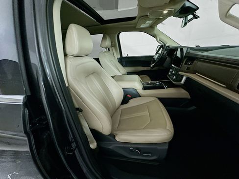 Used 2024 Ford Expedition Limited image 35