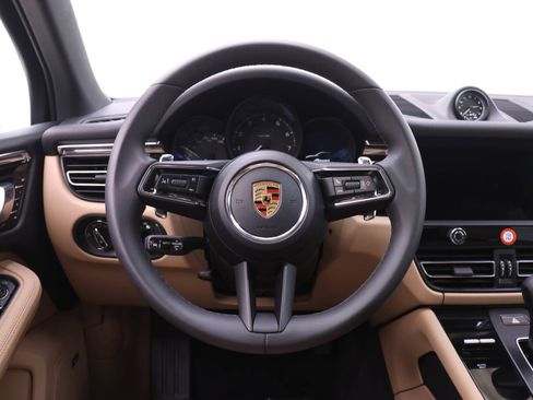 Used 2026 Porsche Macan AWD/4WD image 21
