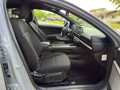 Used 2024 Hyundai Ioniq 6 SE RWD image 57