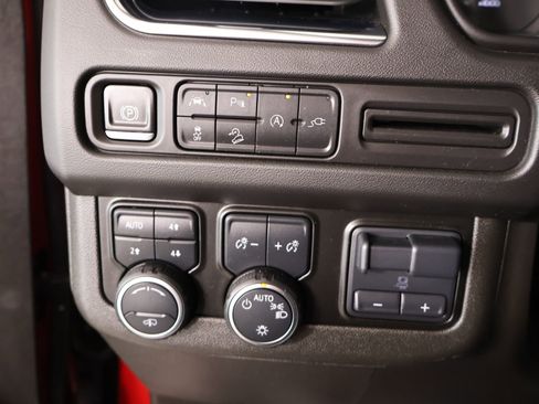 Used 2021 Chevrolet Tahoe Z71 w/ Luxury Package image 8