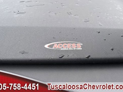 Used 2022 Chevrolet Colorado LT w/ LT Convenience Package image 10