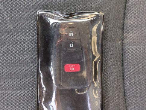 Used 2025 Toyota RAV4 XLE AWD/4WD image 34