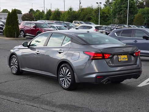 Used 2024 Nissan Altima 2.5 SV w/ SV Premium Package FWD image 24