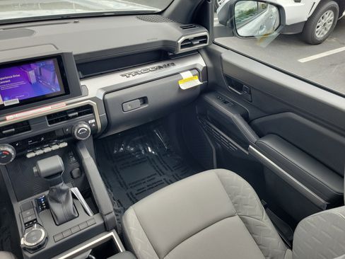 New 2026 Toyota Tacoma SR5 AWD/4WD image 15