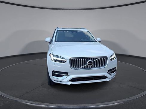Certified 2023 Volvo XC90 B6 Plus w/ Protection Package Premier AWD/4WD image 4