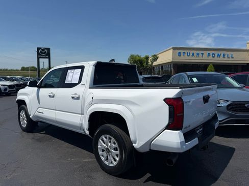 Used 2024 Toyota Tacoma SR5 AWD/4WD image 26