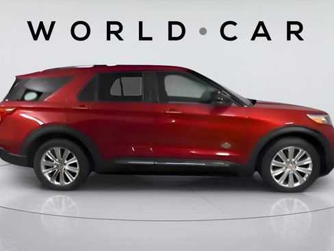 Used 2023 Ford Explorer King Ranch w/ Technology Package RWD image 2