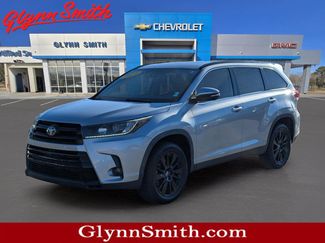 Used 2019 Toyota Highlander SE video 1