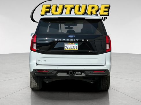 Certified 2026 Ford Expedition Active AWD/4WD image 4