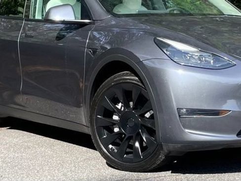 Used 2023 Tesla Model Y Long Range AWD/4WD image 10