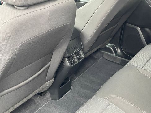 Used 2025 Chevrolet Equinox LT image 23