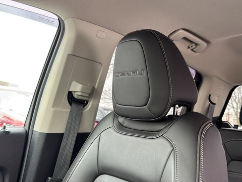 Used 2019 GMC Canyon Denali image 25