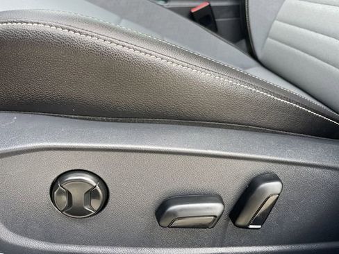 Used 2026 Volkswagen Jetta SE FWD image 26