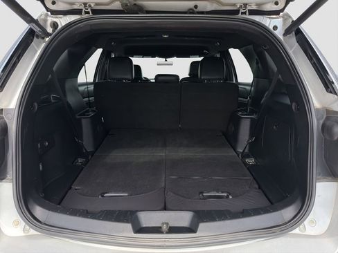 Used 2017 Ford Explorer XLT w/ Equipment Group 202A FWD image 20