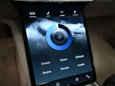 Used 2024 Lucid Air Touring image 17