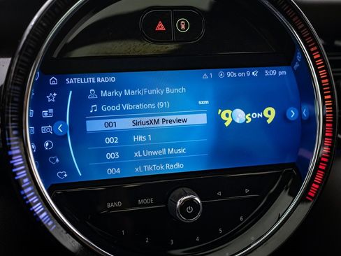 Used 2024 MINI Cooper S w/ Signature Upholstery Package image 28