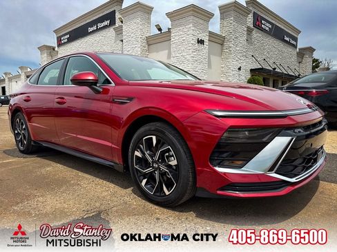 Used 2024 Hyundai Sonata SEL FWD image 1