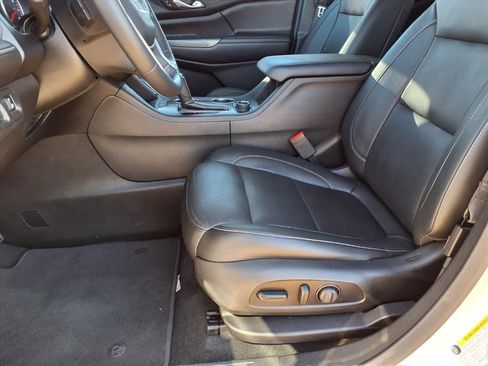 Used 2019 GMC Acadia SLT image 21