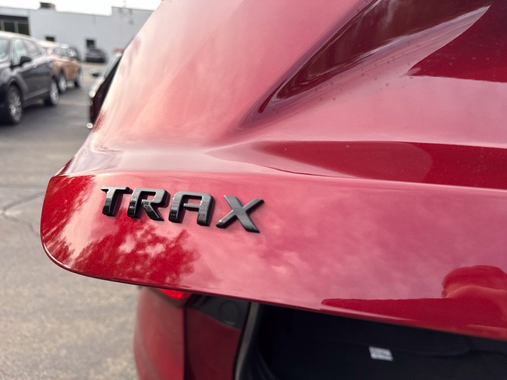 Used 2024 Chevrolet Trax RS FWD image 16