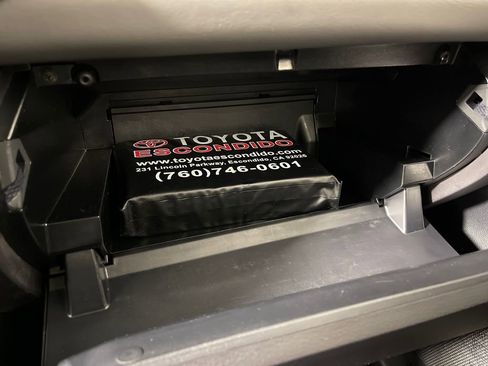 Used 2018 Toyota Tacoma SR5 RWD image 27