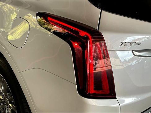 Used 2023 Cadillac XT5 Premium Luxury w/ LPO, Floor Liner Package image 28