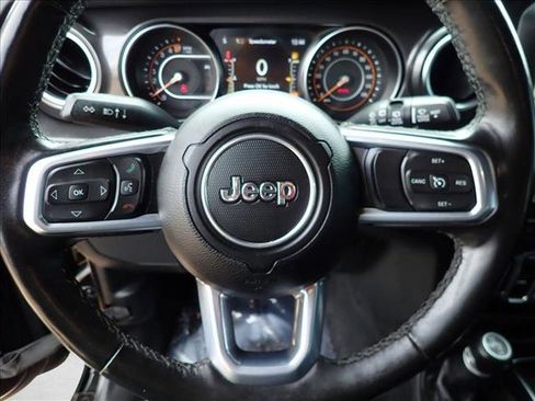 Used 2022 Jeep Wrangler Unlimited Sahara AWD/4WD image 12