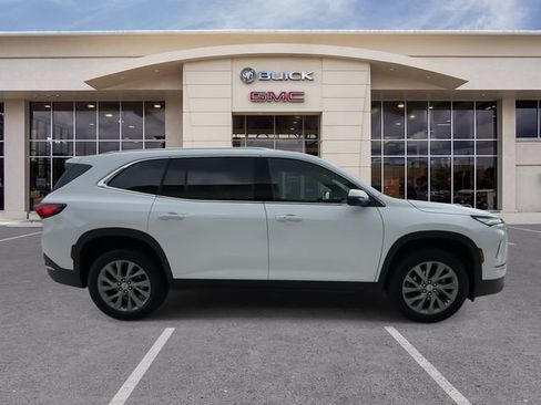 Certified 2025 Buick Enclave Preferred FWD image 16