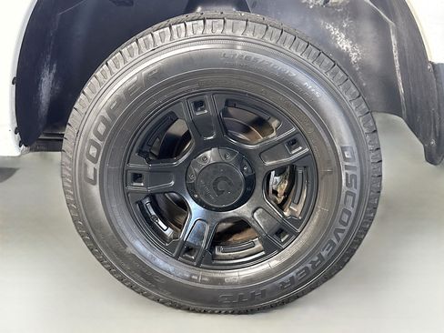Used 2018 RAM 1500 Express RWD image 31