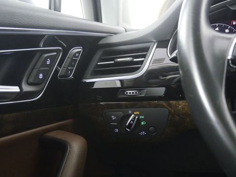Used 2017 Audi Q7 2.0T Premium Plus image 22