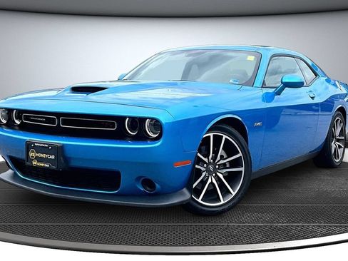 Used 2023 Dodge Challenger R/T RWD image 3