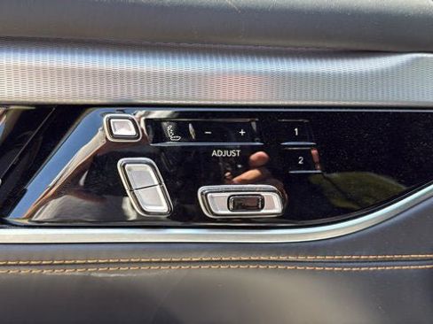Certified 2023 Jeep Grand Wagoneer Series III AWD/4WD image 14
