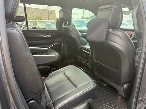 Certified 2022 Jeep Wagoneer Series II w/ Convenience Group I AWD/4WD image 30