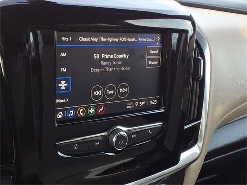 Used 2023 Chevrolet Traverse LS image 9
