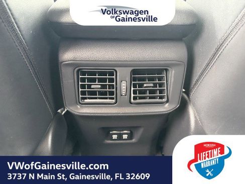 Used 2019 Toyota RAV4 XLE Premium image 12