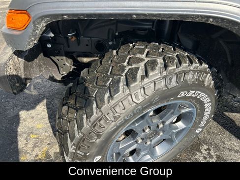 Used 2023 Jeep Wrangler Unlimited w/ Sun & Screen Package AWD/4WD image 10