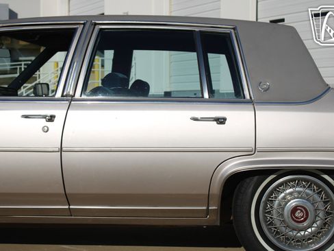 Used 1987 Cadillac Brougham image 35
