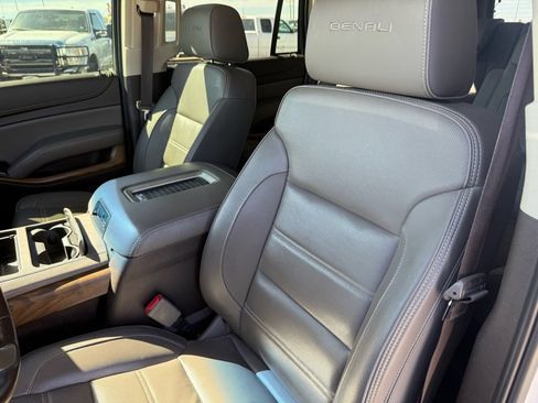 Used 2019 GMC Yukon Denali w/ Denali Ultimate Package AWD/4WD image 32