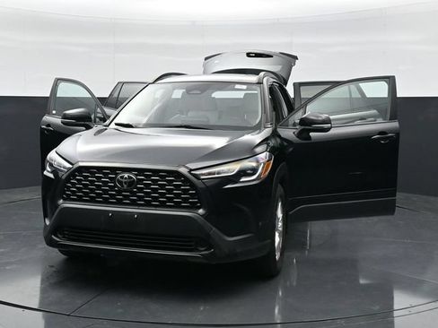 Used 2023 Toyota Corolla Cross LE w/ Moonroof Package AWD/4WD image 45