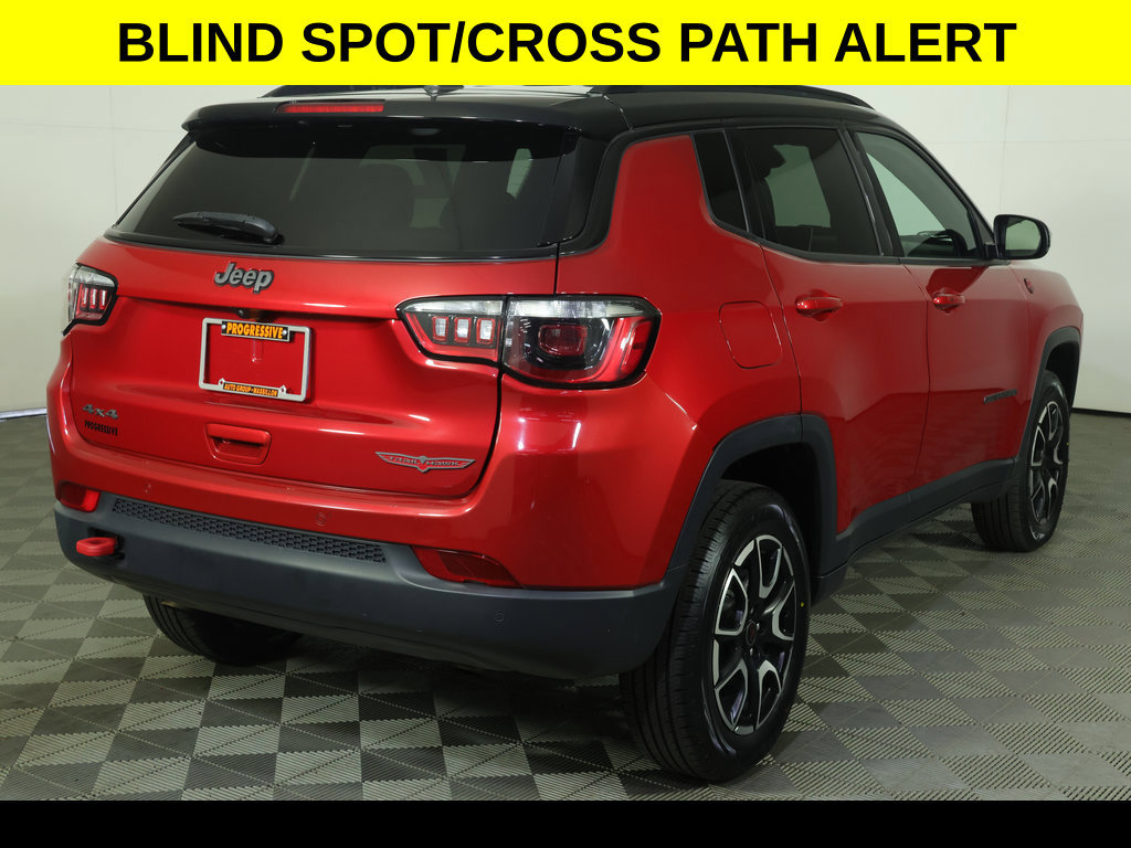 Used 2025 Jeep Compass Trailhawk AWD/4WD image 8