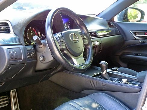 Used 2017 Lexus GS F w/ Preferred Accessory Package RWD image 21